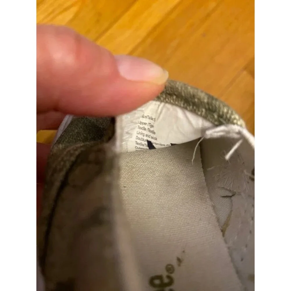 Gymboree camouflage sneakers - Size 5